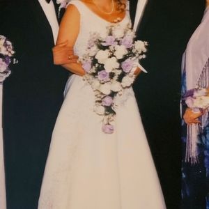 Wedding Dress size 14  white Lady Eleanor in PRISTINE condition. A-line, train